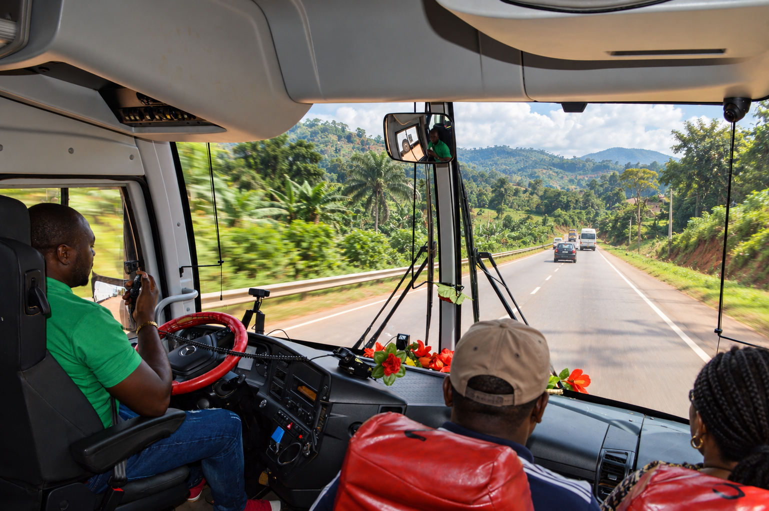 Intérieur bus Fodem Voyages côté chauffeur